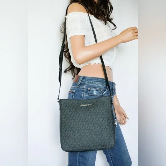 Michael Kors Jet Set Travel Large Logo Messager Bag - Picture 6 of 7